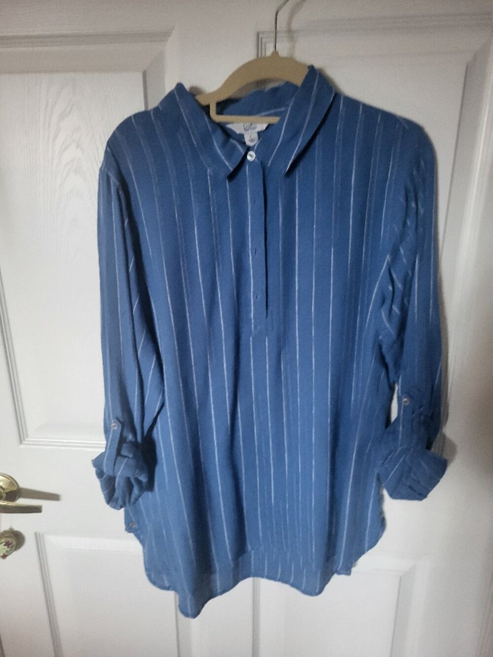 Croft & Barrow Blue Vertical Striped Popover Tunic Shirt - Roll-Tab Sleeves (L)